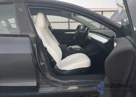 2023 Tesla Model 3 Long Range Dual Motor All-Wheel Drive z USA, uszkodzony, nr VIN 5YJ3E1EB1PF662700